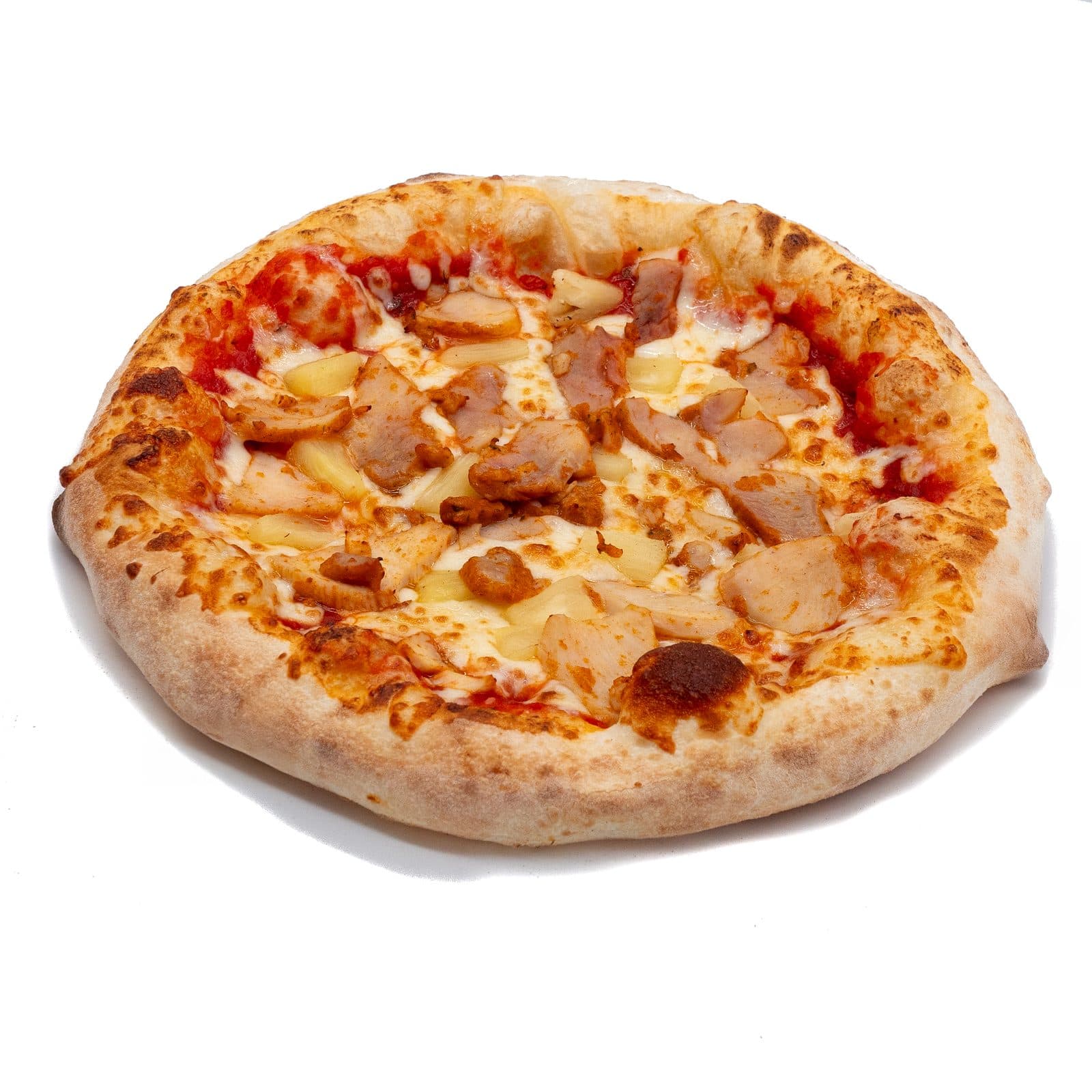 Pizza tahitienne vue de dessus sur fond blanc